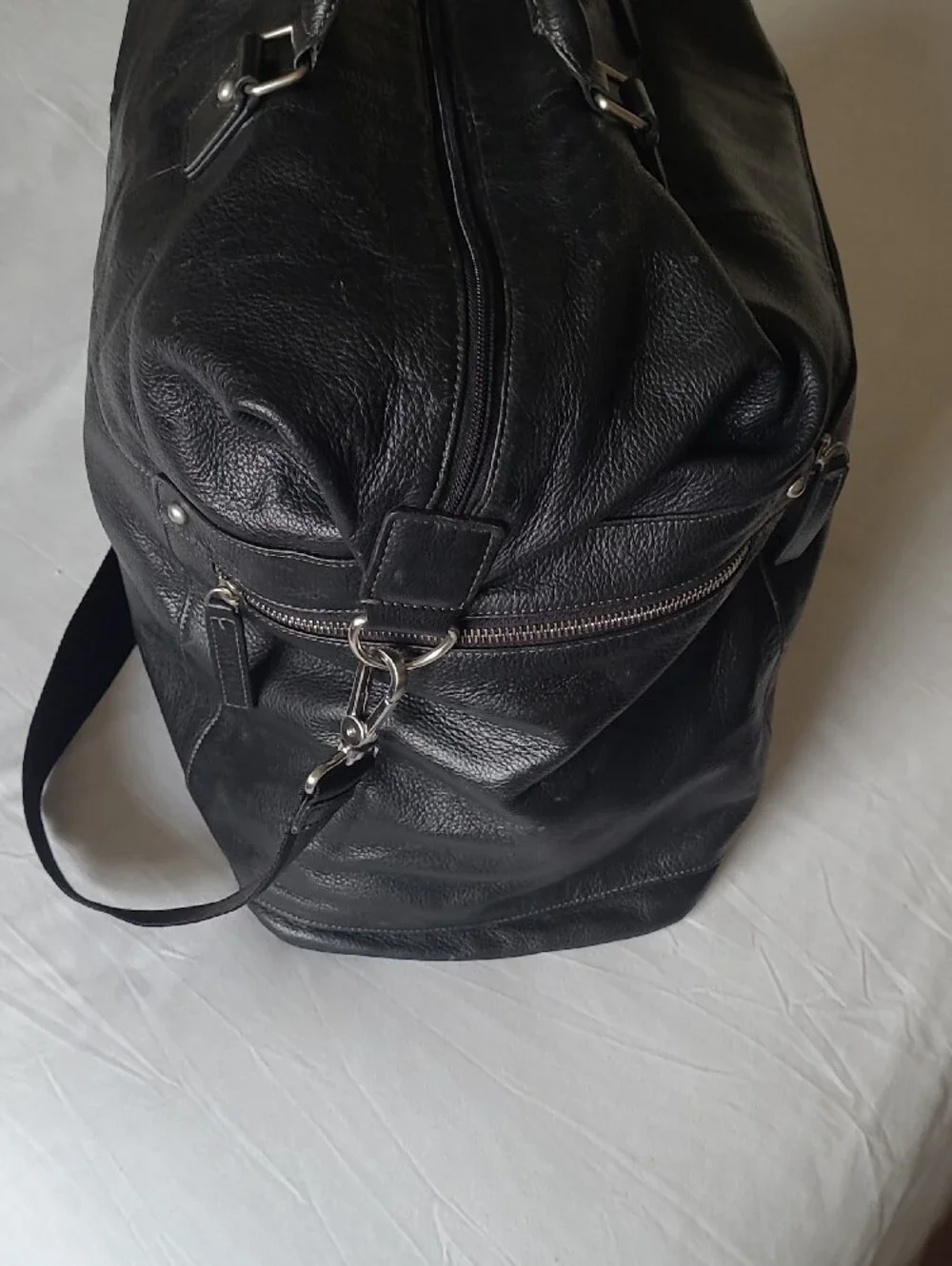Heyraud Black Leather Duffel Weekender Bag. Shoulder Strap Large Travel Gym